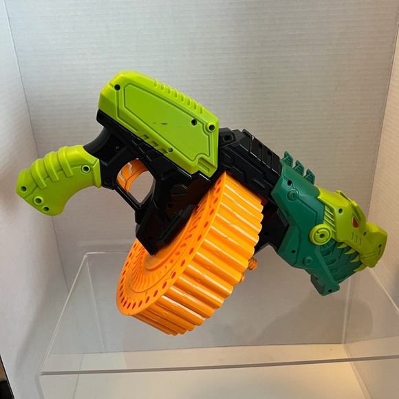Sakar Lizard Blaster Green/Black/OrangeRotating Barrel That Shoots Up to 60 Feet - Picture 1 of 3